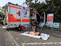 Infostand des JRK beim Entenrennen in Edesheim