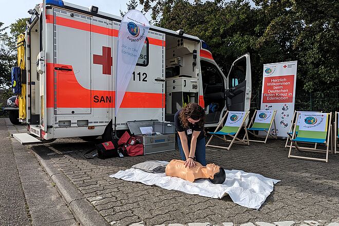 Infostand des JRK beim Entenrennen in Edesheim